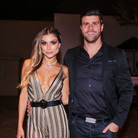 Flávia Viana está noiva de Marcelo Zangrandi