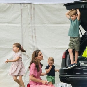 Kate Middleton brincou sobre a fome dos filhos na quarentena: 'Poços sem fundos'