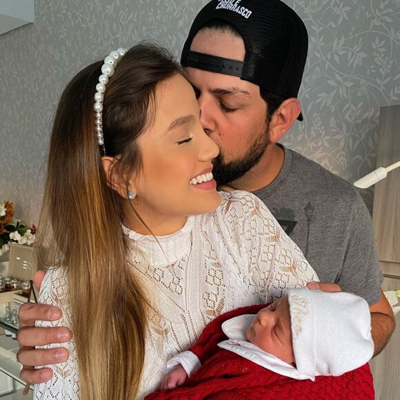 Theo é filho de Biah Rodrigues com cantor Sorocaba