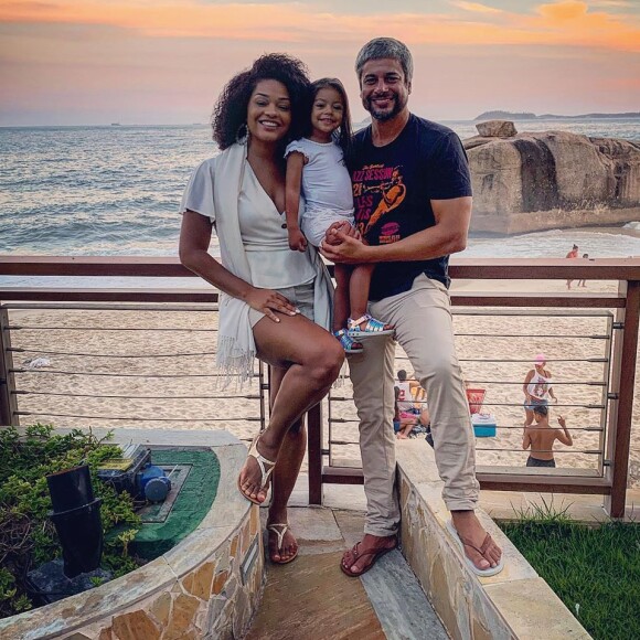 Juliana Alves planeja mais filhos com marido, Ernani Nunes
