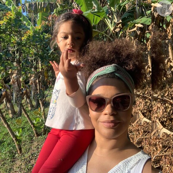 Semelhança entre Juliana Alves e filha chama atenção no Instagram