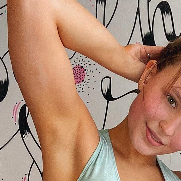 Larissa Manoela atribui as mudanças físicas ao amadurecimento