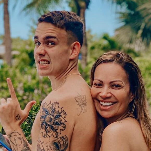 Filho de Solange Almeida pulou de 151 para 76 kg