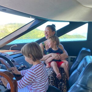 Andressa Suita passou dias de folga com os filhos e Gusttavo Lima no litoral do Rio de Janeiro