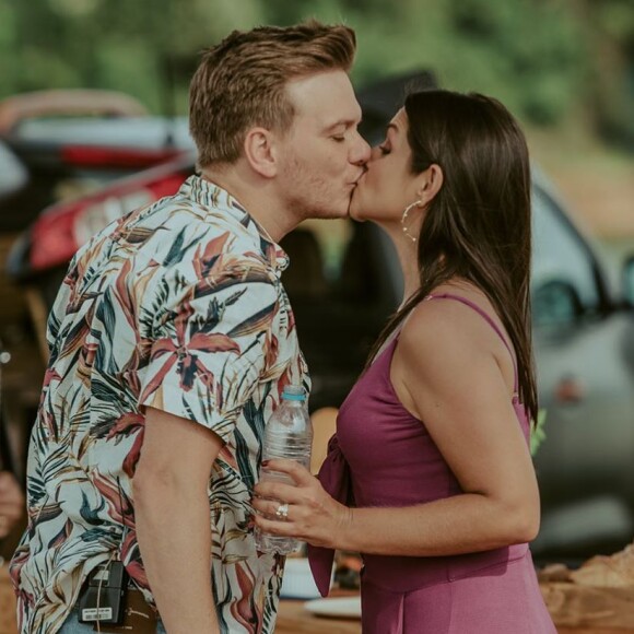 Thais Fersoza dançou e até cantou com Michel Teló