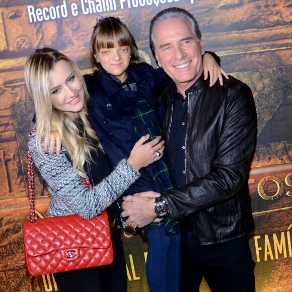 Filha de Roberto Justus com Ticiane Pinheiro, Rafa Justus foi lembrada na foto de Ana Paula Siebert com Vicky