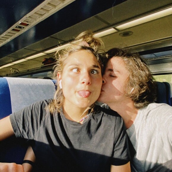 Sasha Meneghel e João Figueiredo se divertiram em aplicativo de rede social