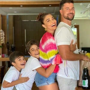 Filhos de Juliana Paes, Pedro e Antônio revelam que a mãe tem fama de chorona e tem lado consumista