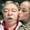 Paolla Oliveira se declarou ao pai compartilhando foto em rede social