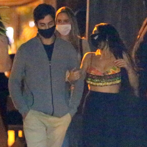 Isis Valverde e o marido, André Resende, são pais do pequeno Rael, de um ano