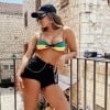 Anitta é dona de um beachwear cheio de estilo
