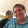 Leandro Hassum posta foto de dentro hospital ao lado da mulher, Karina Gomes, após cirurgia de estômago:' Operação sucesso'
