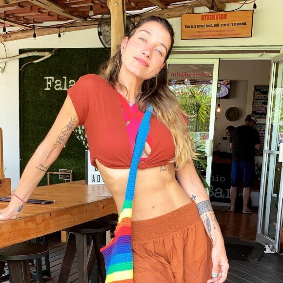Gabriela Pugliesi revela que se permitiu na quarentena: 'Eu vi que queria ganhar gordura, ficar mais saudável '