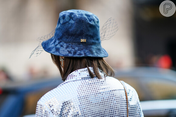 O chapéu de pescador volta atualizado, com tecidos e cores diferentes