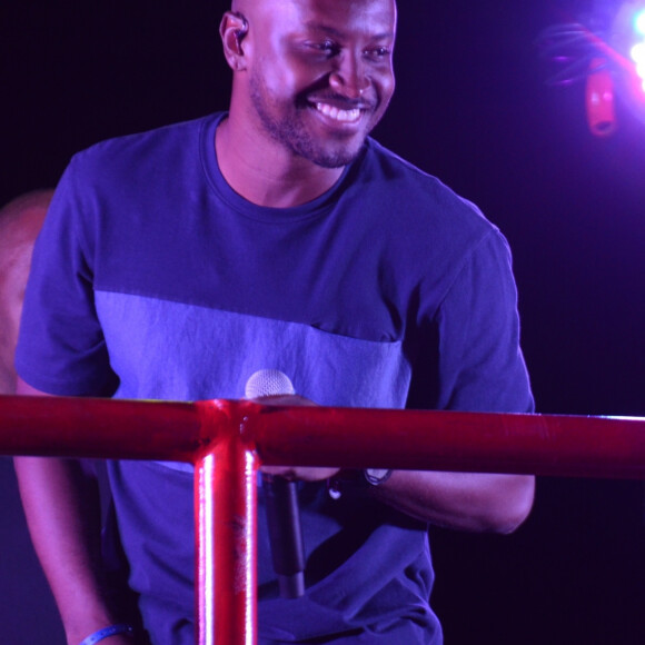 Thiaguinho não se manifestou sobre o romance com a bailarina Tati Scarlatti