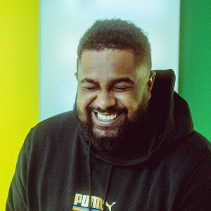 O cantor Baco Exu do Blues também posou com o lançamento da Puma