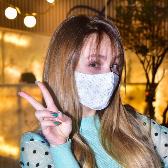 Aos 19 anos, Larissa Manoela passou por um procedimento estético no dente de leite