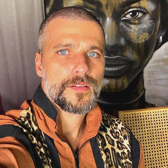 'Eu tenho muita dificuldade de negar o 'sururbão de Noronha', porque é uma história muito divertida se fosse real', diz Bruno Gagliasso