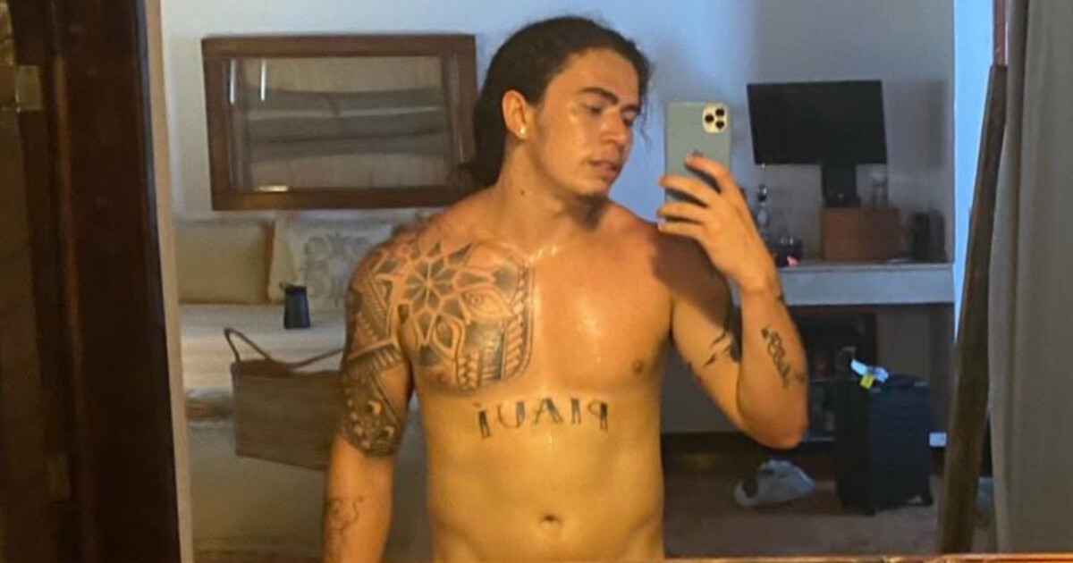 Acompanhado Whindersson Nunes exibe bolsa em foto no México e agita De mulher Purepeople