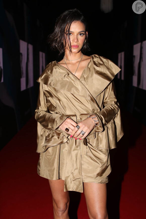 Bruna Marquezine comemora estreia como apresentadora de prêmio da MTV: 'É muito representativo'