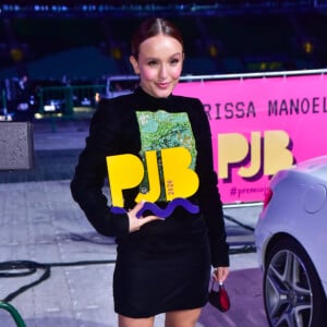 Larissa Manoela usa vestido feito sob medida no 'Prêmio Jovem 2020'