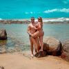 Zé Neto e mulher, Natália Toscano, agitaram web por nova foto na praia