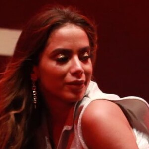 Anitta usa short micro e é comparada à mulher de Ludmilla por cabelo novo. Veja mais detalhes em matéria nesta sexta-feira, dia 25 de setembro de 2020.