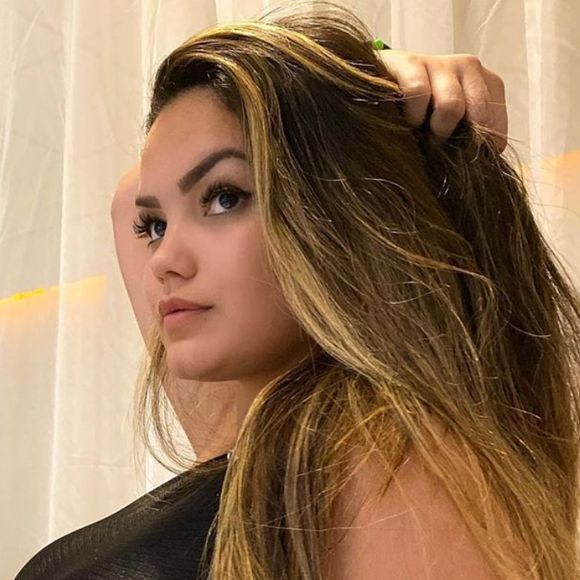 Beleza de Suzanna Freitas, filha de Kelly Key, rouba a cena em foto na web