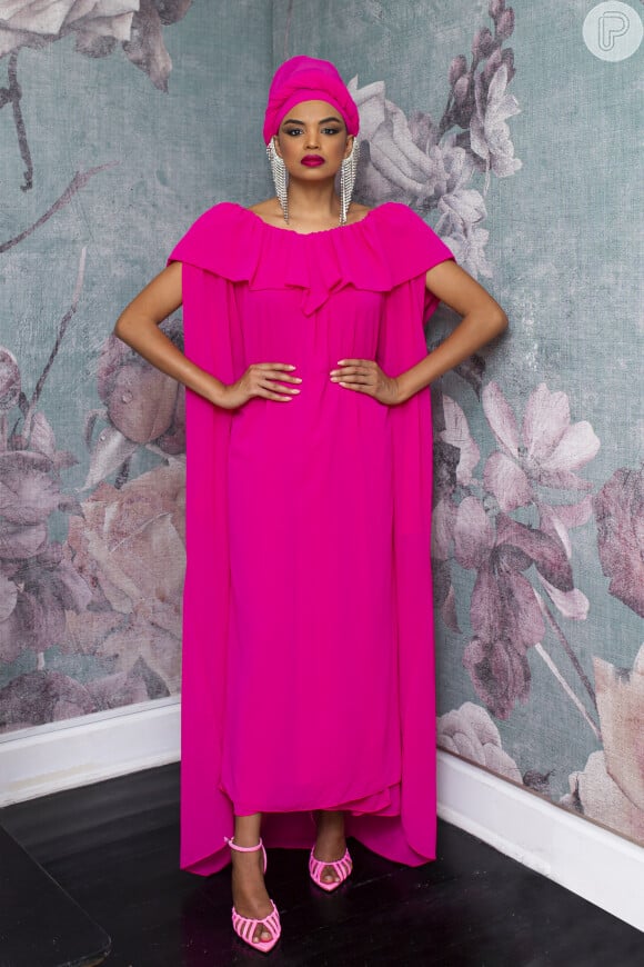 Lucy Ramos adota vestido longo rosa com turbante da marca TIG para o prêmio Geração Glamour 2020!