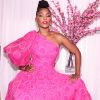 Erika Januza investe em vestido rosa da Skazi para o prêmio Geração Glamour 2020!