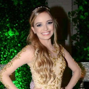 Giovanna Chaves, na foto ao comemorar 15 anos, afirmou que só irá notar o resultado final da lipo LAD daqui a 3 meses