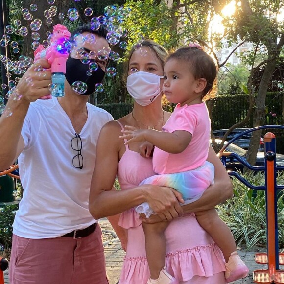 Marido de Ticiane Pinheiro, César Tralli é pai dedicado de Manuella