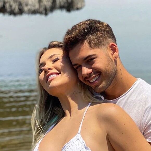 Grávida de 9 semanas do namorado, Zé Felipe, Virginia Fonseca relatou ainda oscilação no humor: 'Estou bipolar'