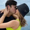Ex-BBB Rafa Kalimann dá beijo em namorado, Daniel Caon, em 1ª foto