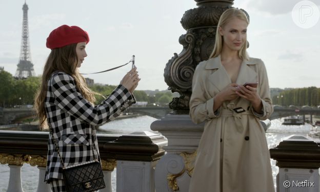 A série 'Emily In Paris' teve cenas gravadas na ponte Alexandre III