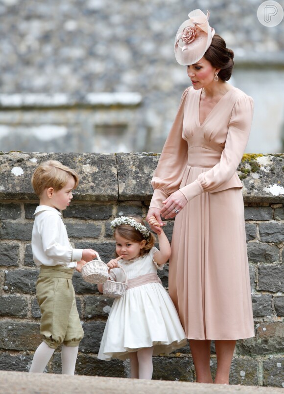 Kate Middleton usou look em rosa pastel no casamento da irmã, Pippa