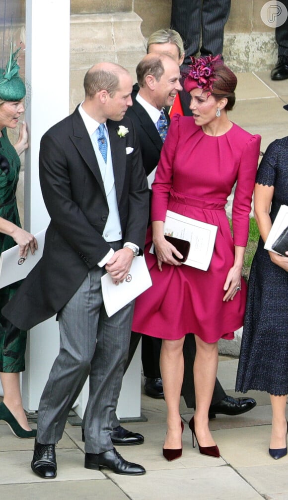 Kate Middleton apostou em look rosa escuro no casamento de Eugenie