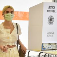 Veja looks de Angélica, Manu Gavassi e mais famosas nas Eleições 2020!