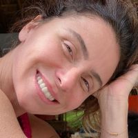 Giovanna Antonelli aposta em biquíni de crochê tie dye: 'Matando as novinhas de inveja'