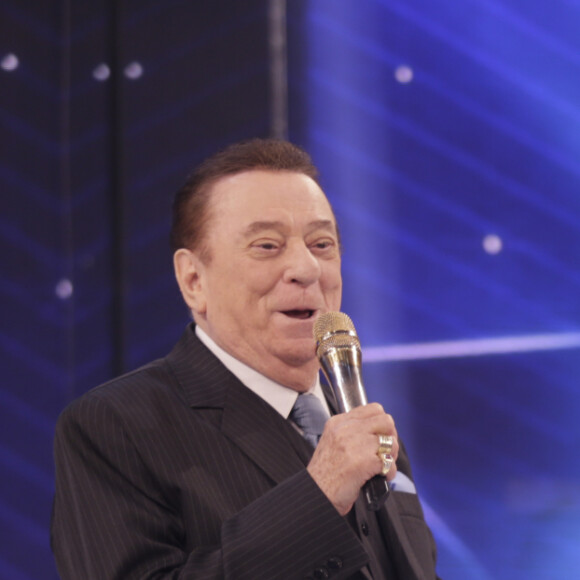 Raul Gil teve uma crise de diverticulite e ficou três dias internado