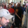 Hayley Williams desembarcou no aeroporto internacional do Rio de Janeiro, nesta sexta-feira, dia 7 de novembro de 2014