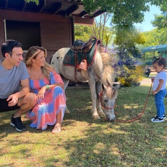 Ticiane Pinheiro é casada com Cesar Tralli, com quem tem uma filha