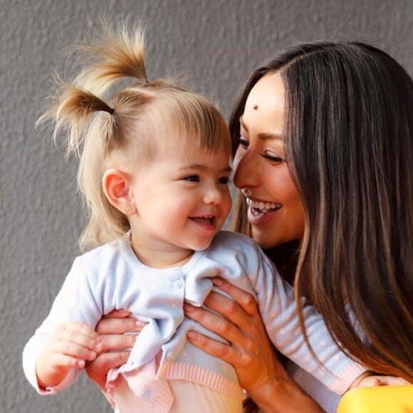 Sabrina Sato cuidou sozinha da filha, Zoe, durante o isolamento