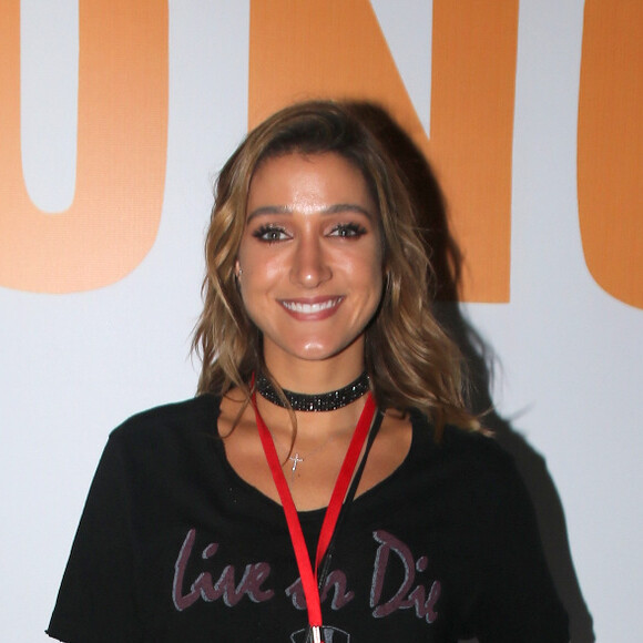 Gabriela Pugliesi tem intenção de no máximo curtir a chegada de 2021 na casa de amigos