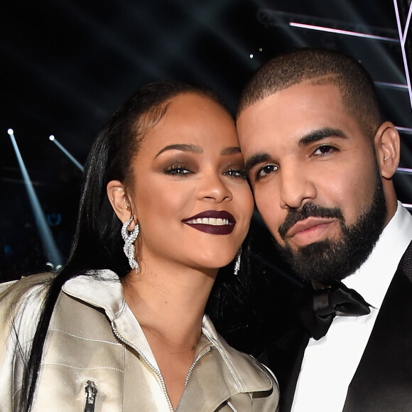 Rihanna namorou Drake em 2016