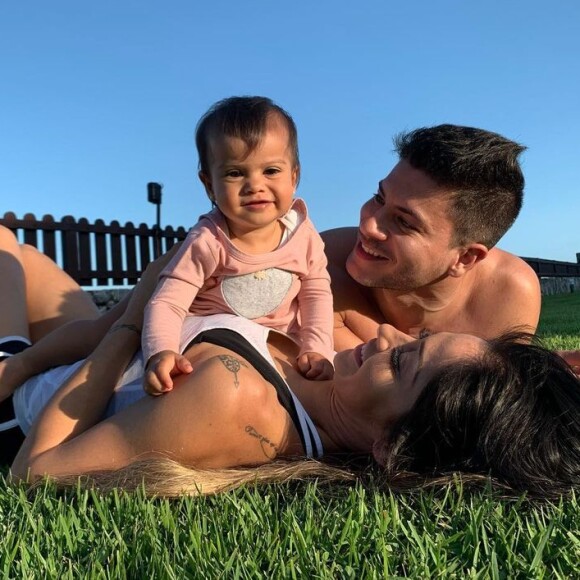 Mayra Cardi e Arthur Aguiar são pais de Sophia, de 2 anos