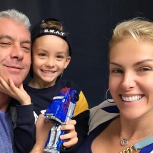 Ana Hickmann e Alexandre Correa são pais de Alexandre, de 6 anos