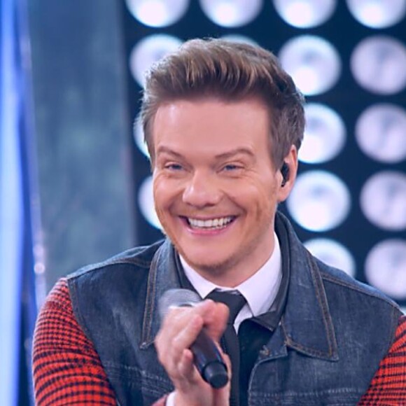 Michel Teló dedicou música para a família na final do 'The Voice Brasil'
