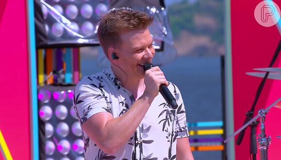Michel Teló cantou na final do 'The Voice Brasil'