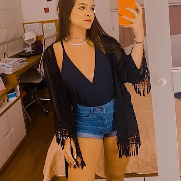 Mel Maia se impressiona com antes e depois da massagem. Foto!